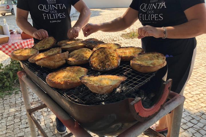 Golden Wine Tasting Experience