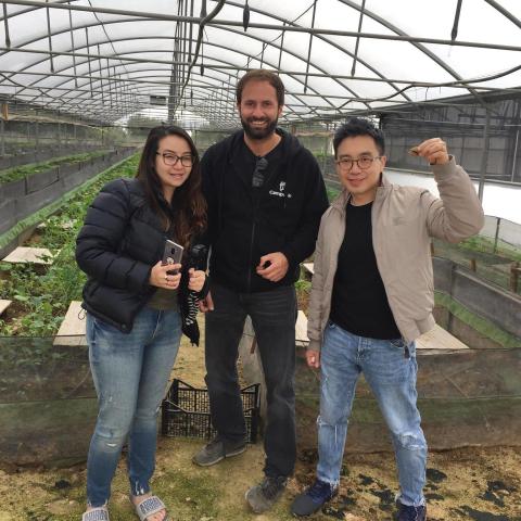 People enjoying a snail experience