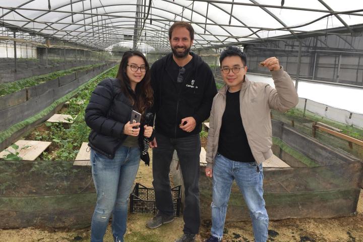 People enjoying a snail experience