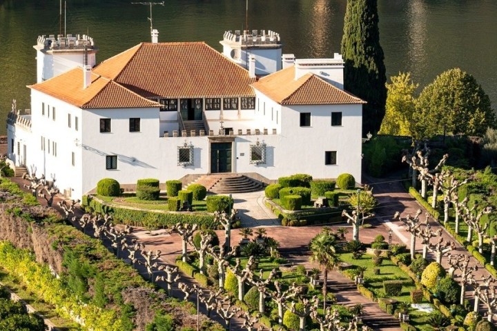 Armamar wine tasting