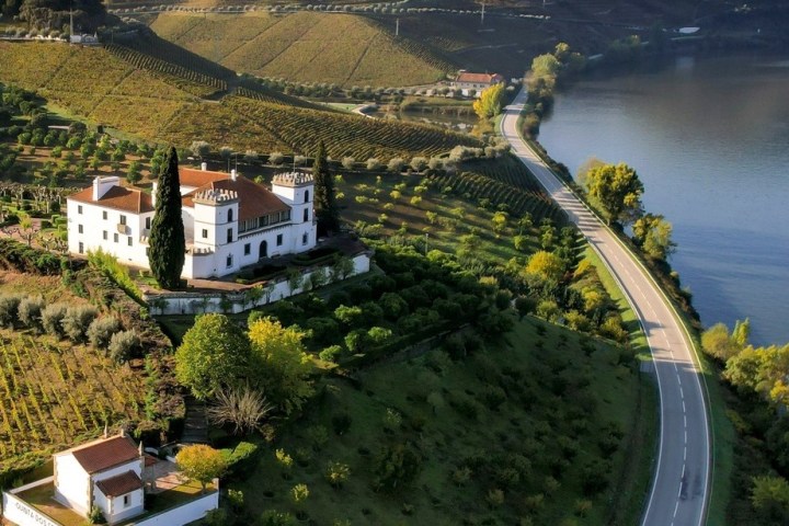 Armamar wine tasting