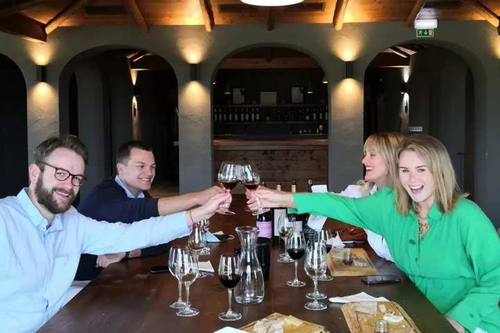 wine tasting tour algarve