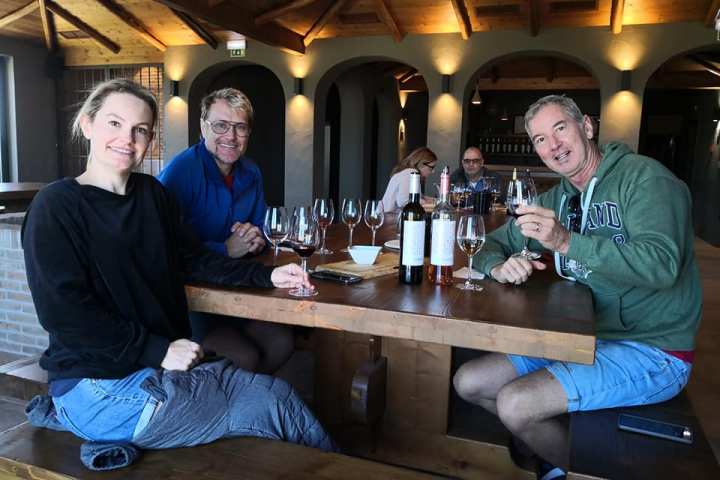 wine tasting tour algarve