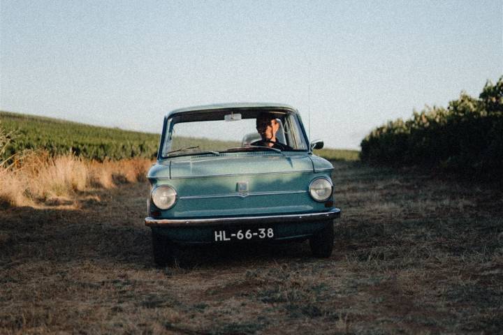 wine tasting with classic car tour