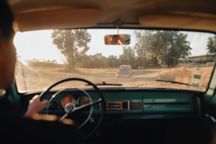 wine tasting with classic car tour