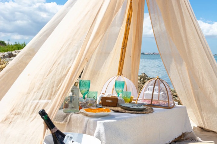 Lisbon Private horseback riding & picnic on the beach