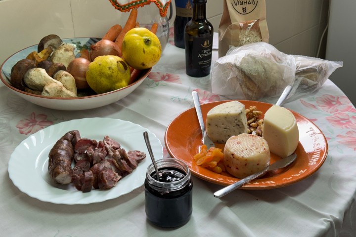 Traditional Douro sausages and cheese from local producers
