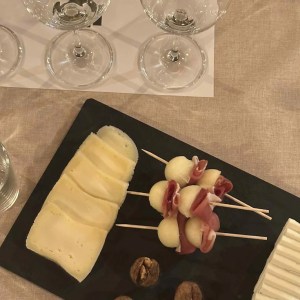 Portuguese wine tasting with cheese and olive oil