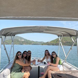 Boat wine tasting in Castelo de Bode Portugal