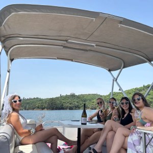 Boat wine tasting in Castelo de Bode Portugal