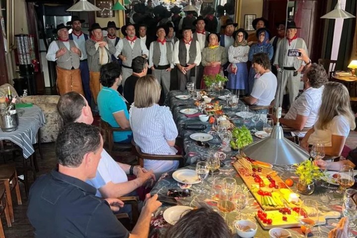 Cante Alentejano live performance in Évora historic building