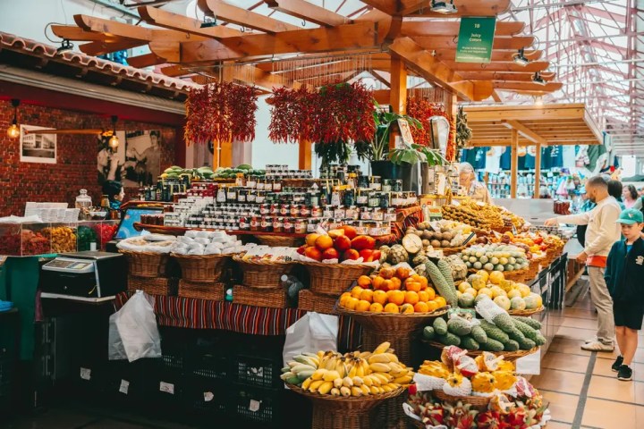Exotic fruit tasting Madeira market experience