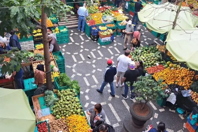 Walking food tour in Funchal historic center