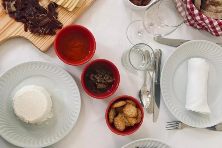 Convent picnic in Lisbon cloister at Cardaes Convent